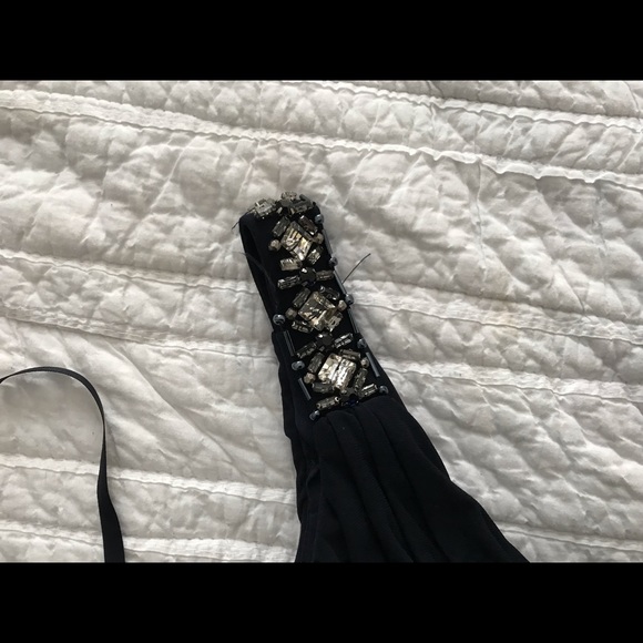 NWT Eliza J Sleeveless V-Neck Rushed Body-Con Navy Dress with Beading - Picture 5 of 7